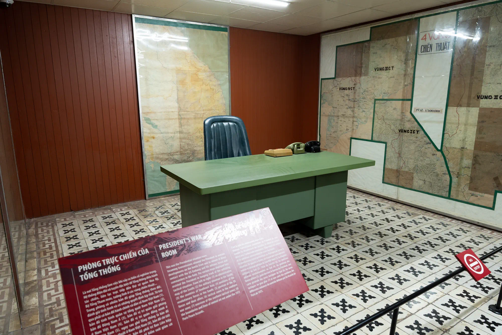 地下壕内の大統領執務室